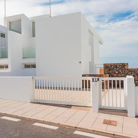 Maracuya Villa Tias
